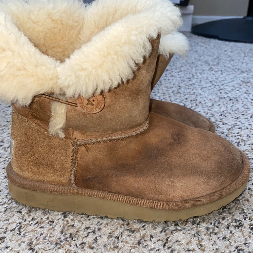 Kids Bailey button Uggs